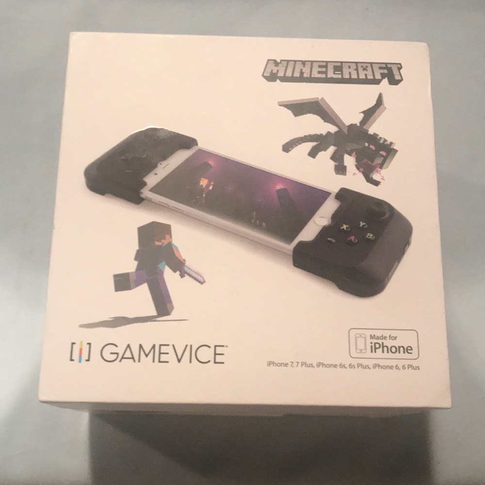 Minecraft GameVice for IPhone - Picture 2 of 4
